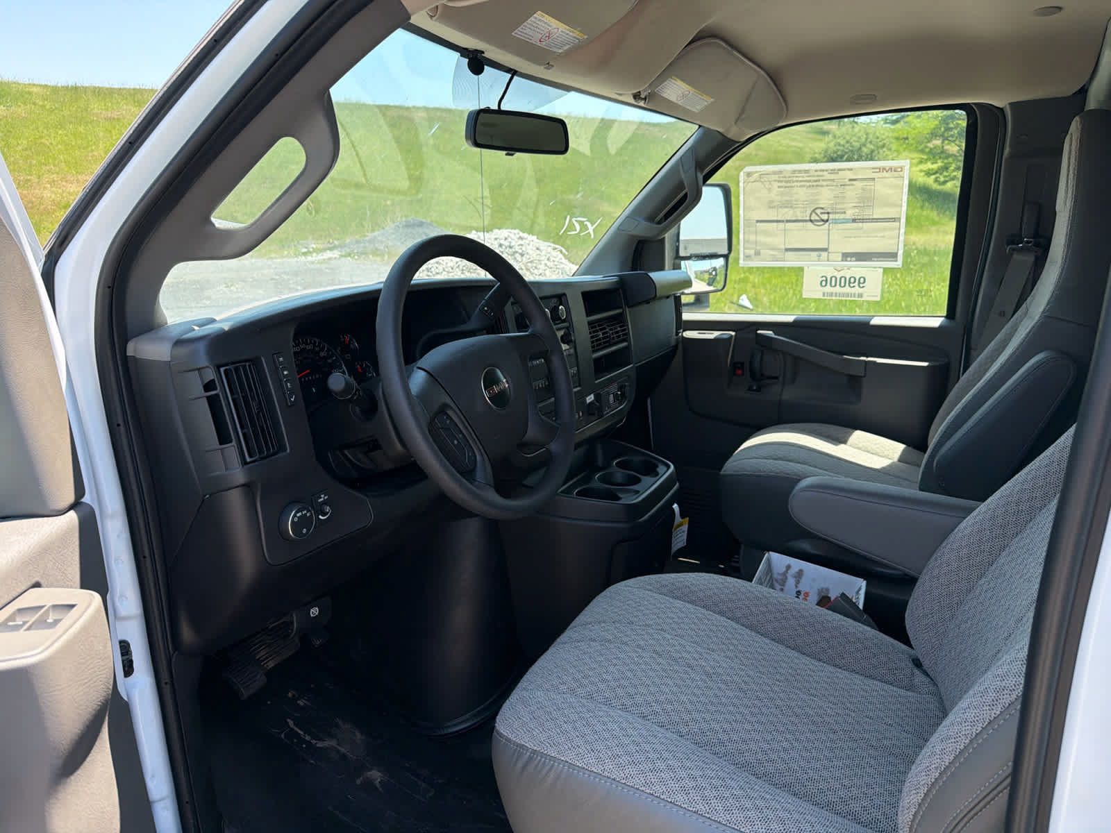 New 2025 GMC Savana 3500 w/ Power Convenience Package RWD image 28