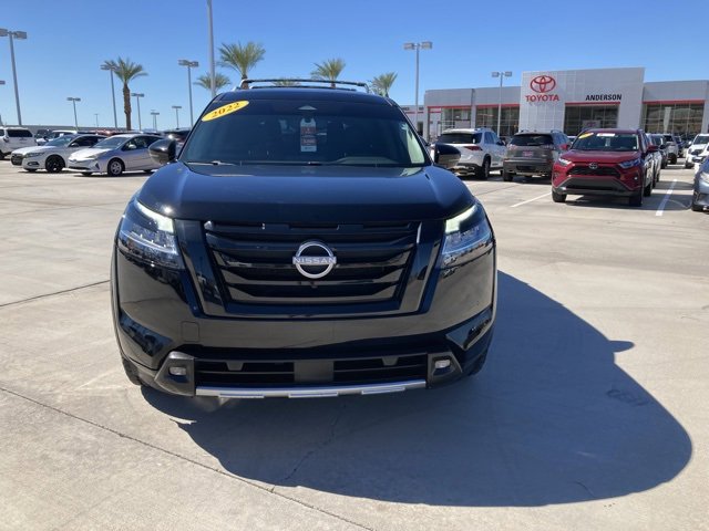 Used 2022 Nissan Pathfinder SL image 2