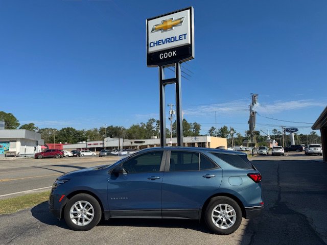 Used 2024 Chevrolet Equinox LS w/ Driver Confidence II Package image 1