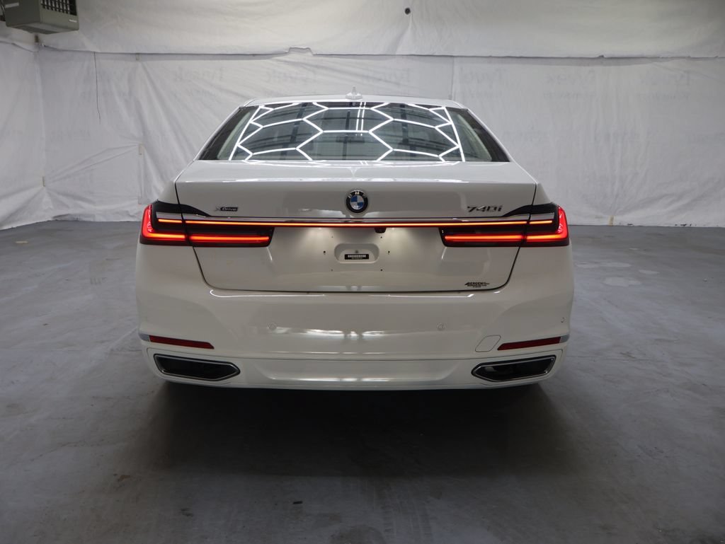 Used 2022 BMW 740i xDrive w/ Premium Package AWD/4WD image 6