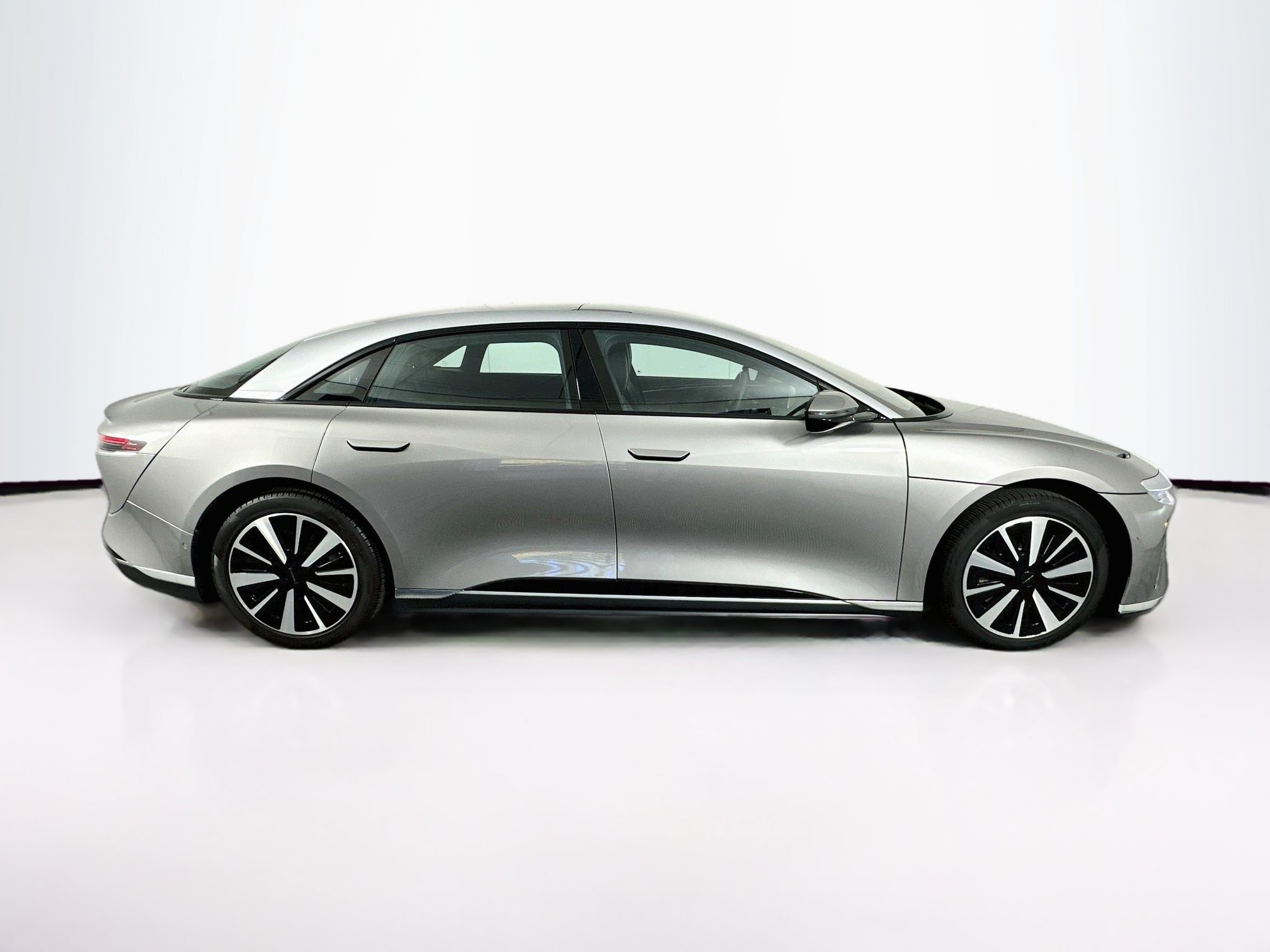 Used 2024 Lucid Air Touring AWD/4WD image 10