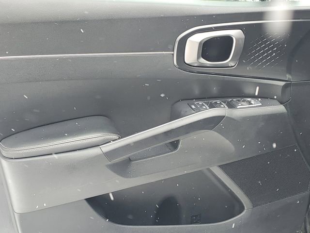 Used 2023 Kia Sorento LX image 20