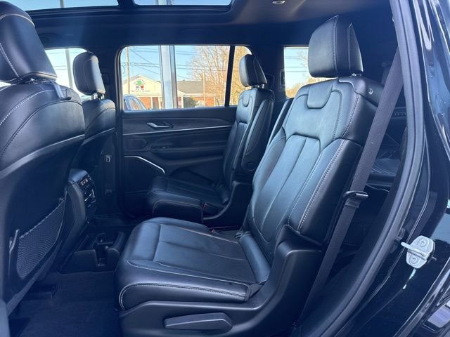 Used 2023 Jeep Grand Cherokee L Overland image 11