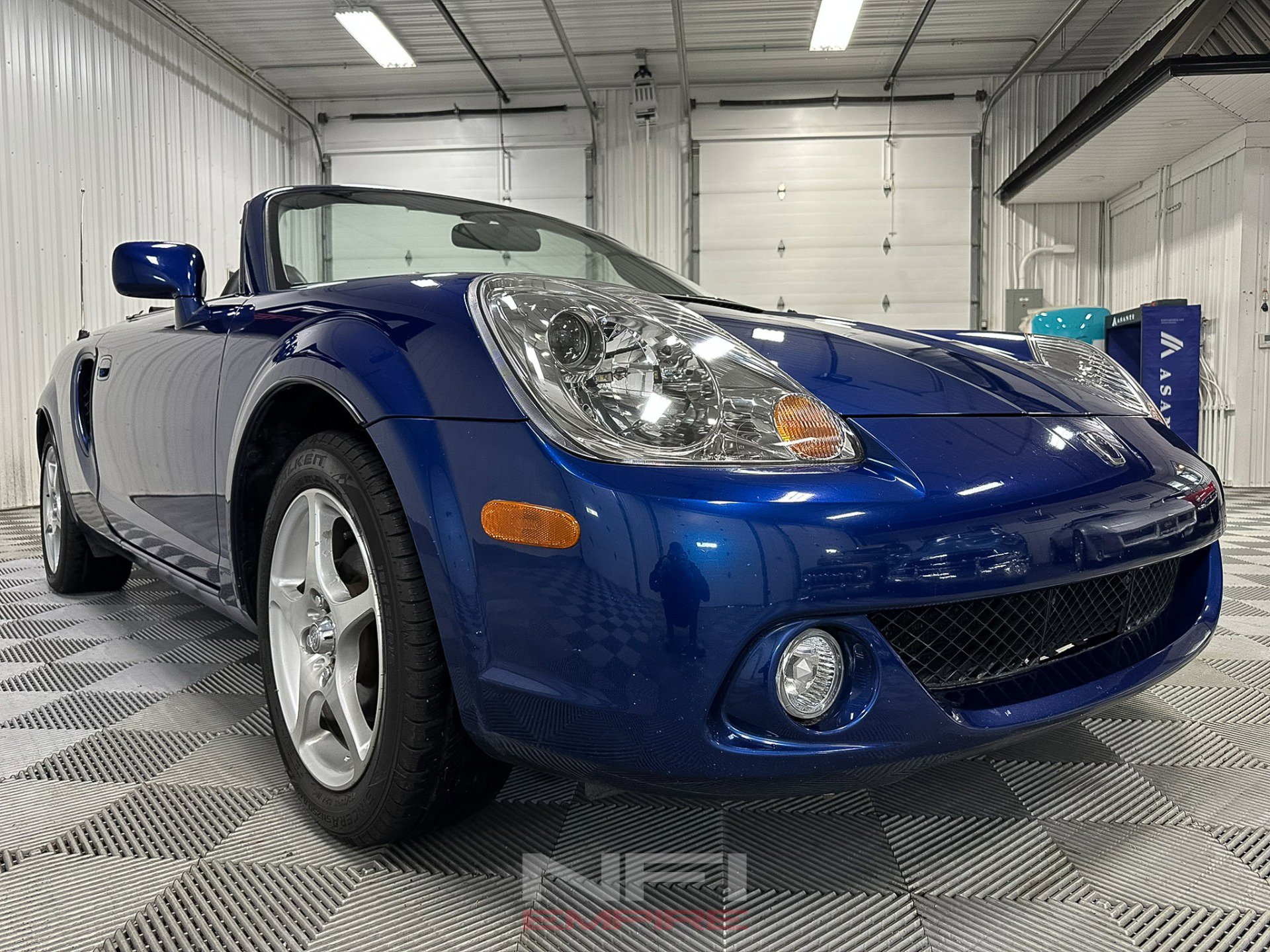 Used 2003 Toyota MR2 image 24