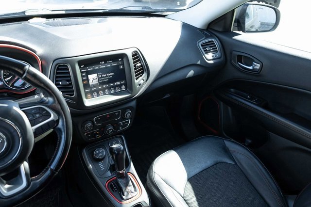 Used 2020 Jeep Compass Trailhawk image 17