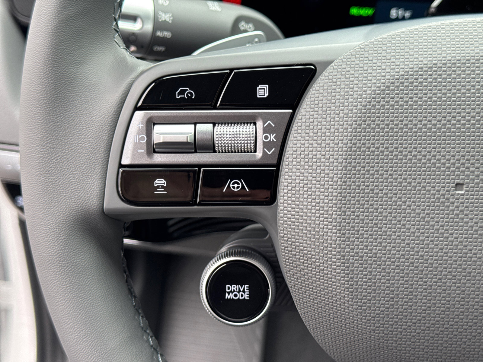 New 2025 Hyundai Ioniq 5 SE image 18