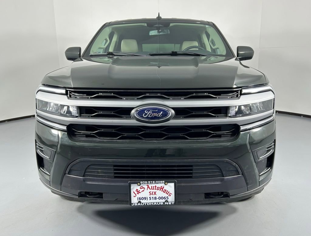Used 2022 Ford Expedition Max XLT AWD/4WD image 2