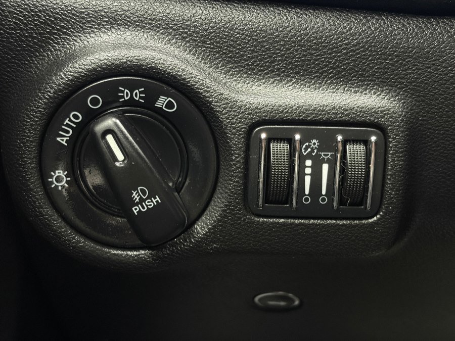 Used 2013 Dodge Dart SXT FWD image 21