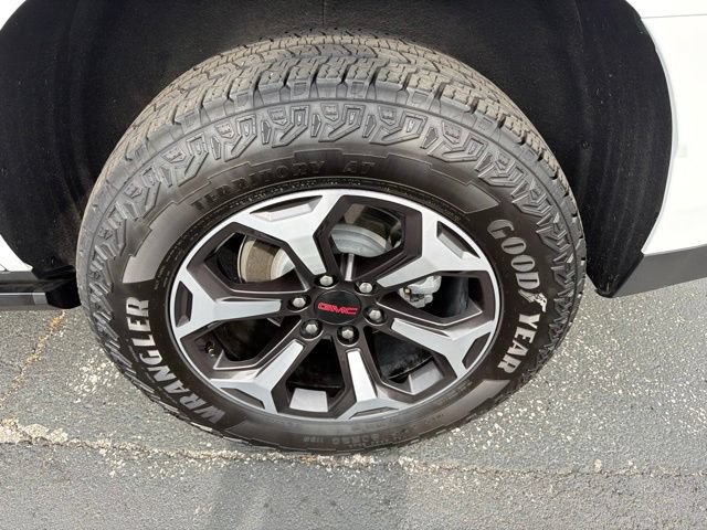 Used 2026 GMC Yukon AT4 Ultimate w/ LPO, Floor Liner Package AWD/4WD image 9