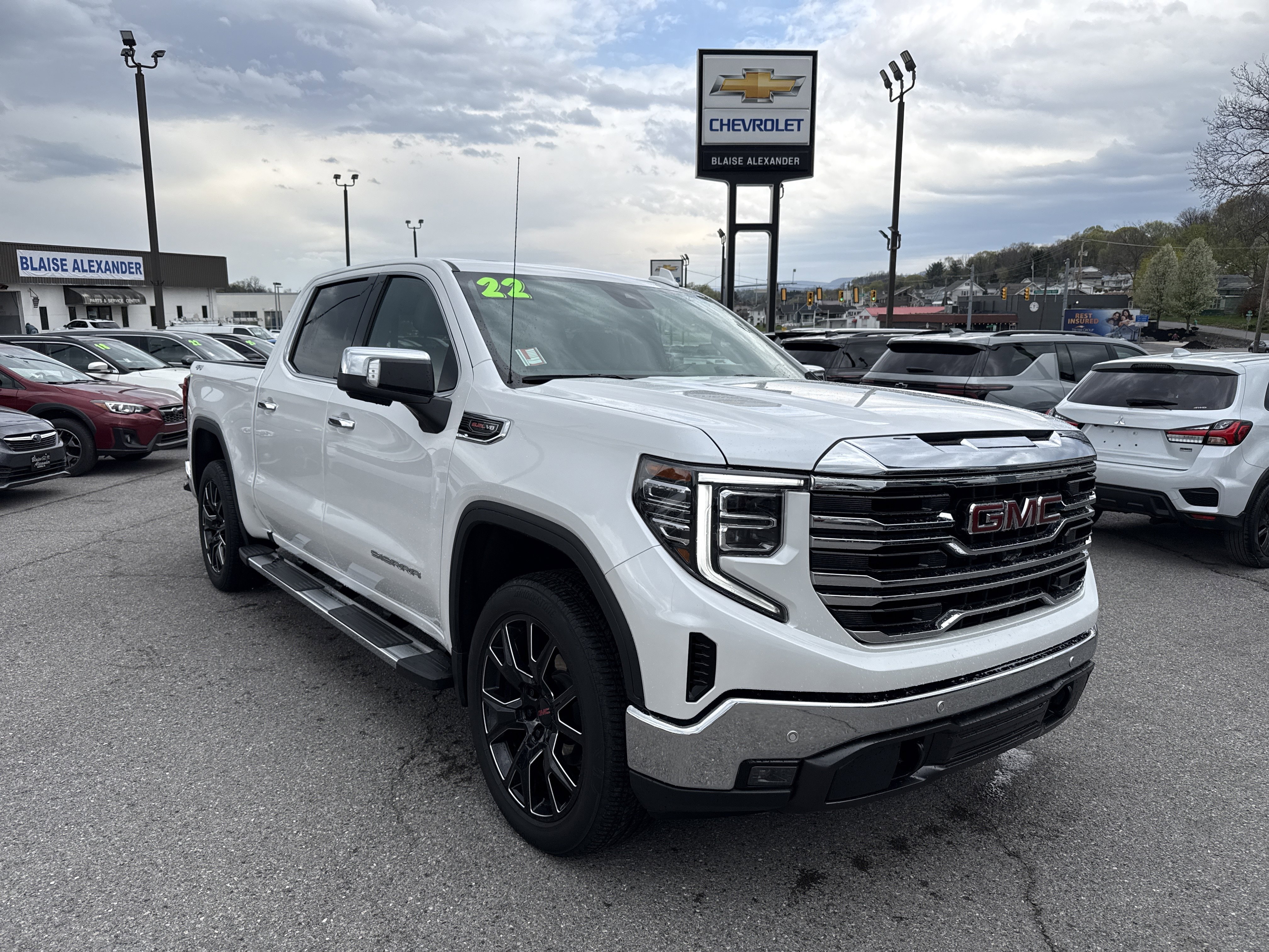 Used 2022 GMC Sierra 1500 SLT w/ SLT Premium Plus Package
