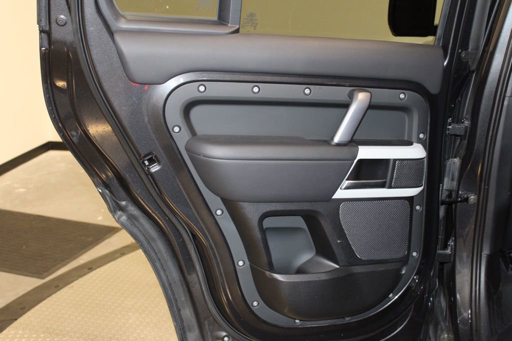 Used 2022 Land Rover Defender 110 X-Dynamic HSE image 34