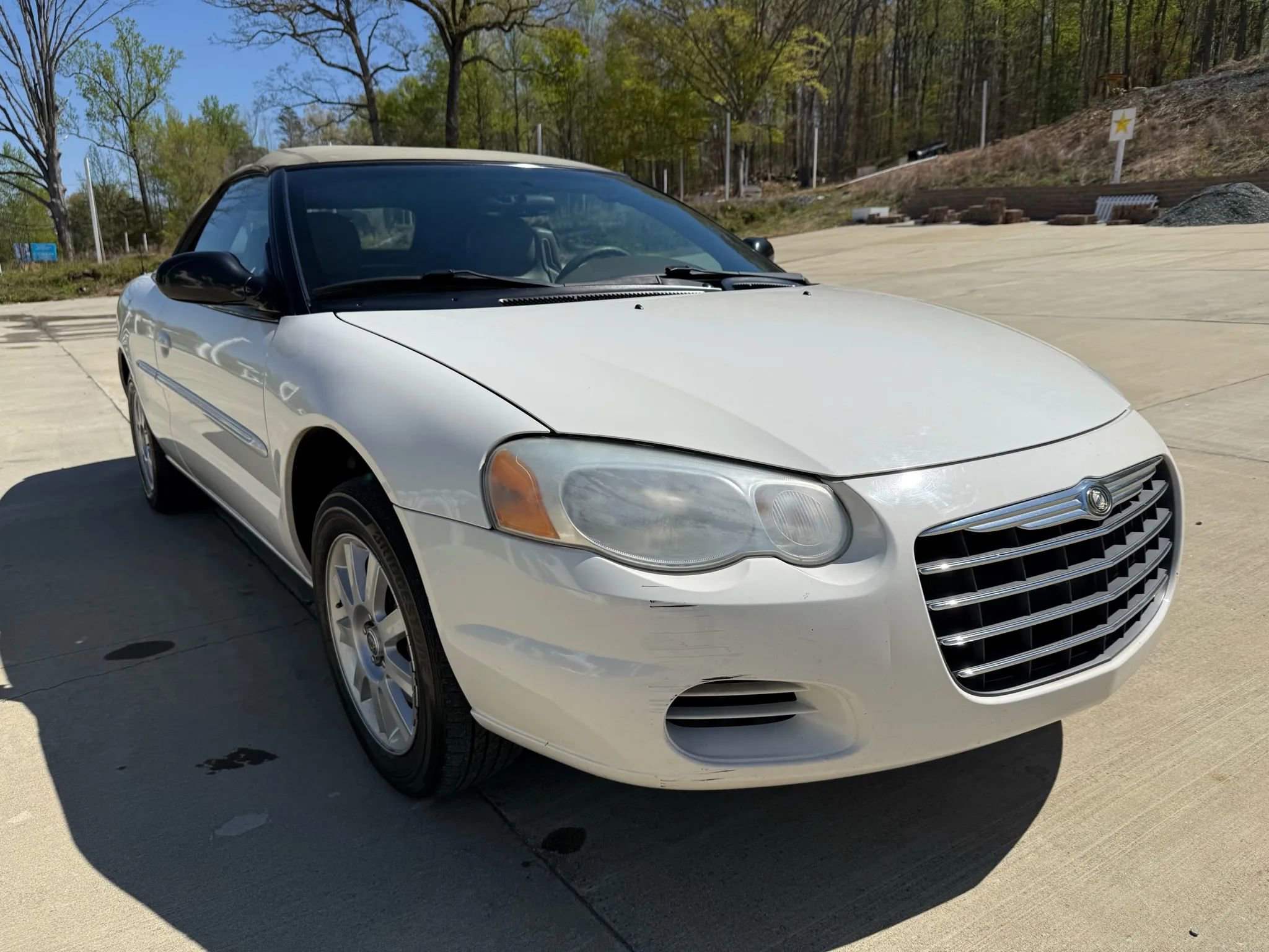 Used 2004 Chrysler Sebring GTC image 3