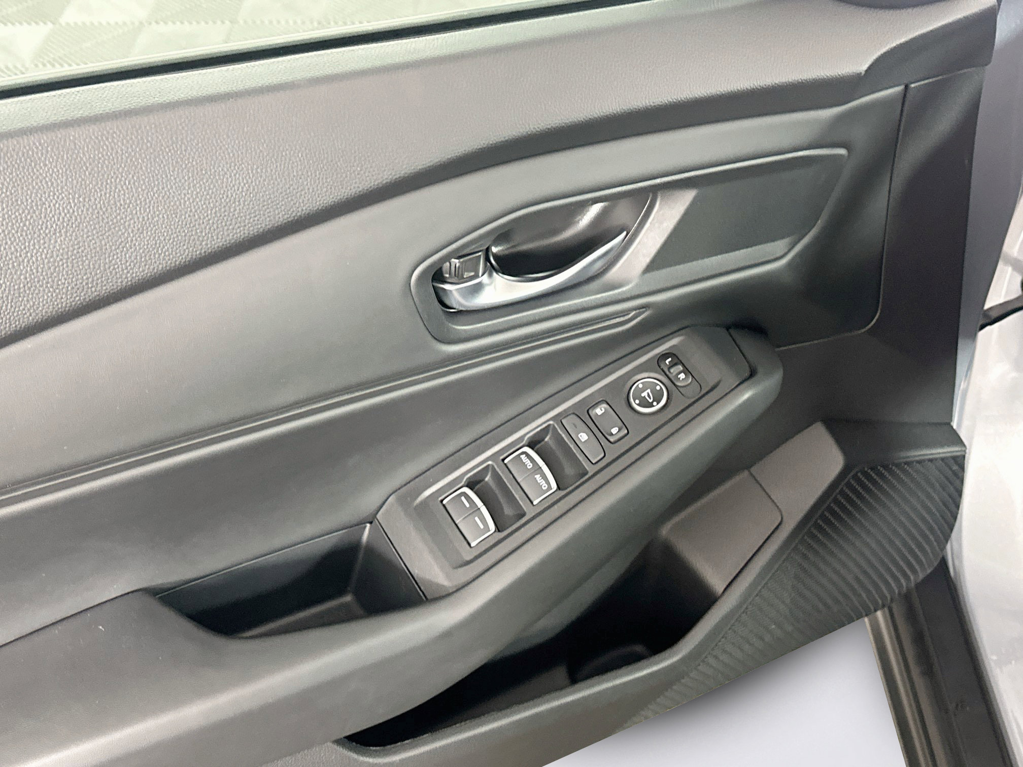 Used 2025 Honda Accord SE image 15