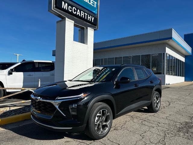 New 2026 Chevrolet Trax LT w/ Driver Confidence Package image 2