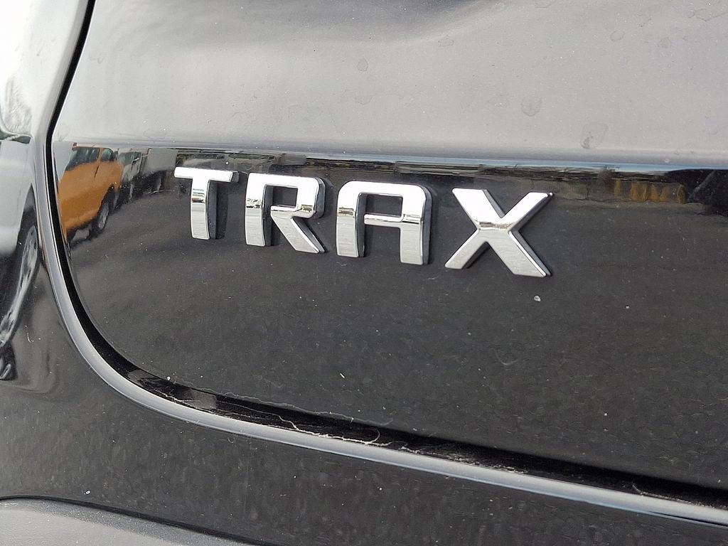 Used 2025 Chevrolet Trax LS image 20