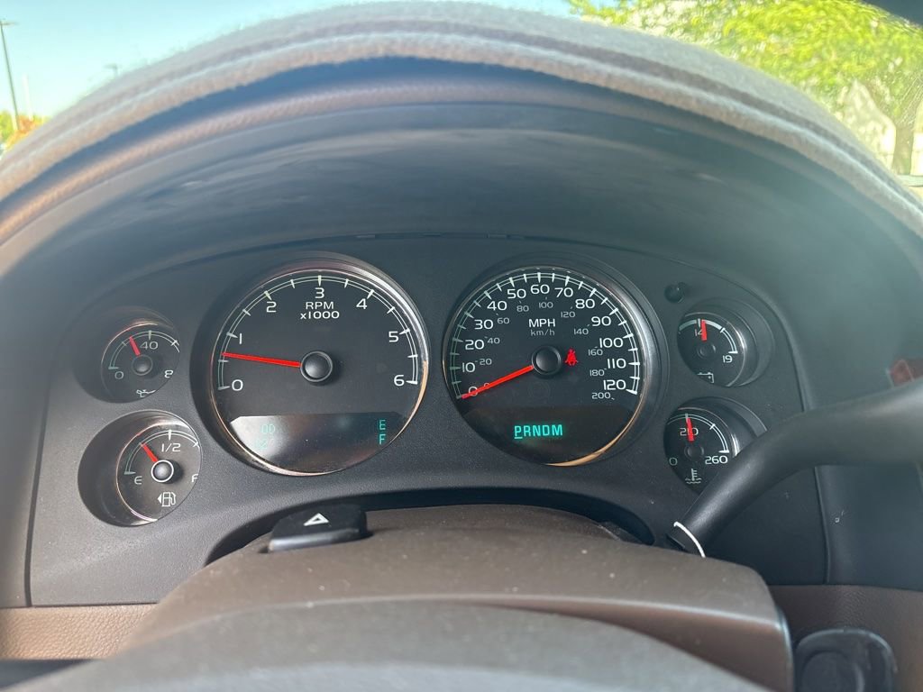 Used 2011 Chevrolet Suburban LS RWD image 9