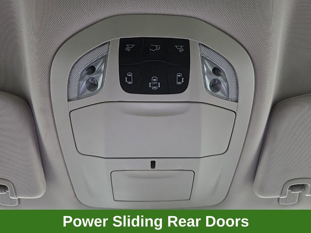 Used 2024 Chrysler Pacifica Touring-L image 39