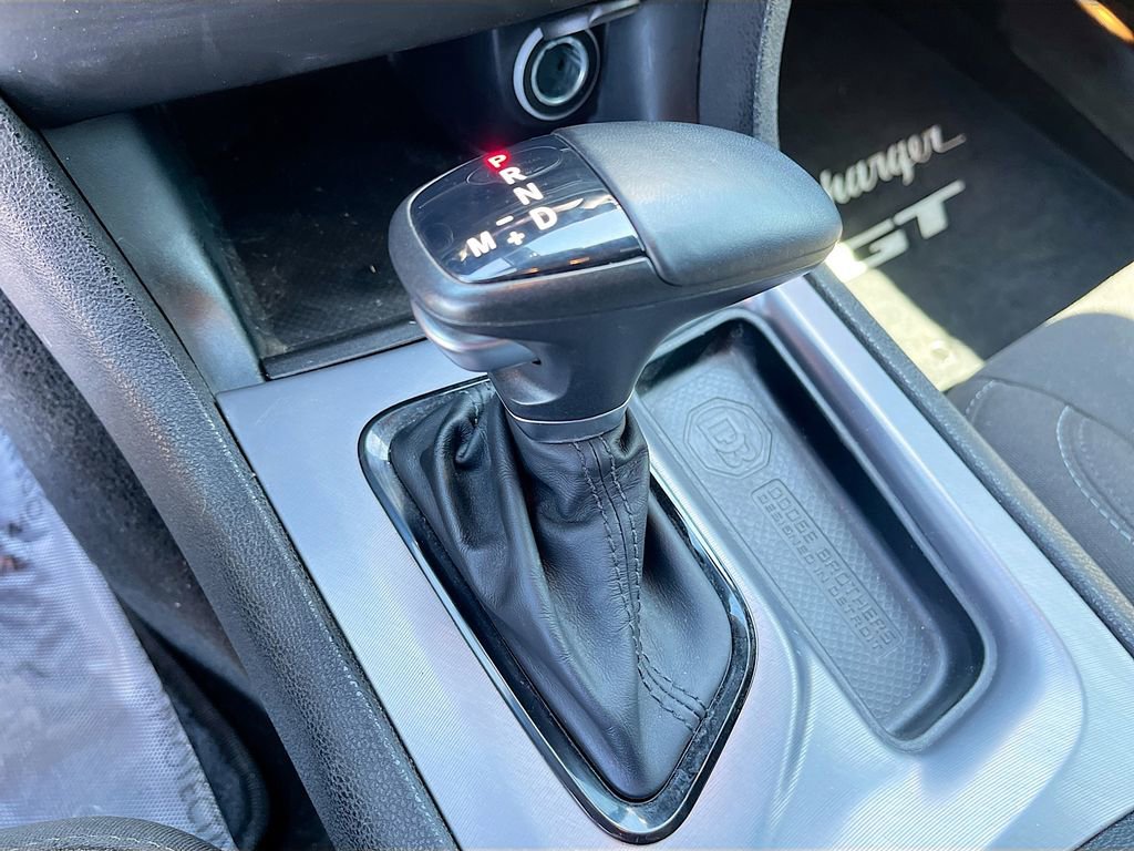 Used 2022 Dodge Charger R/T w/ Blacktop Package image 16