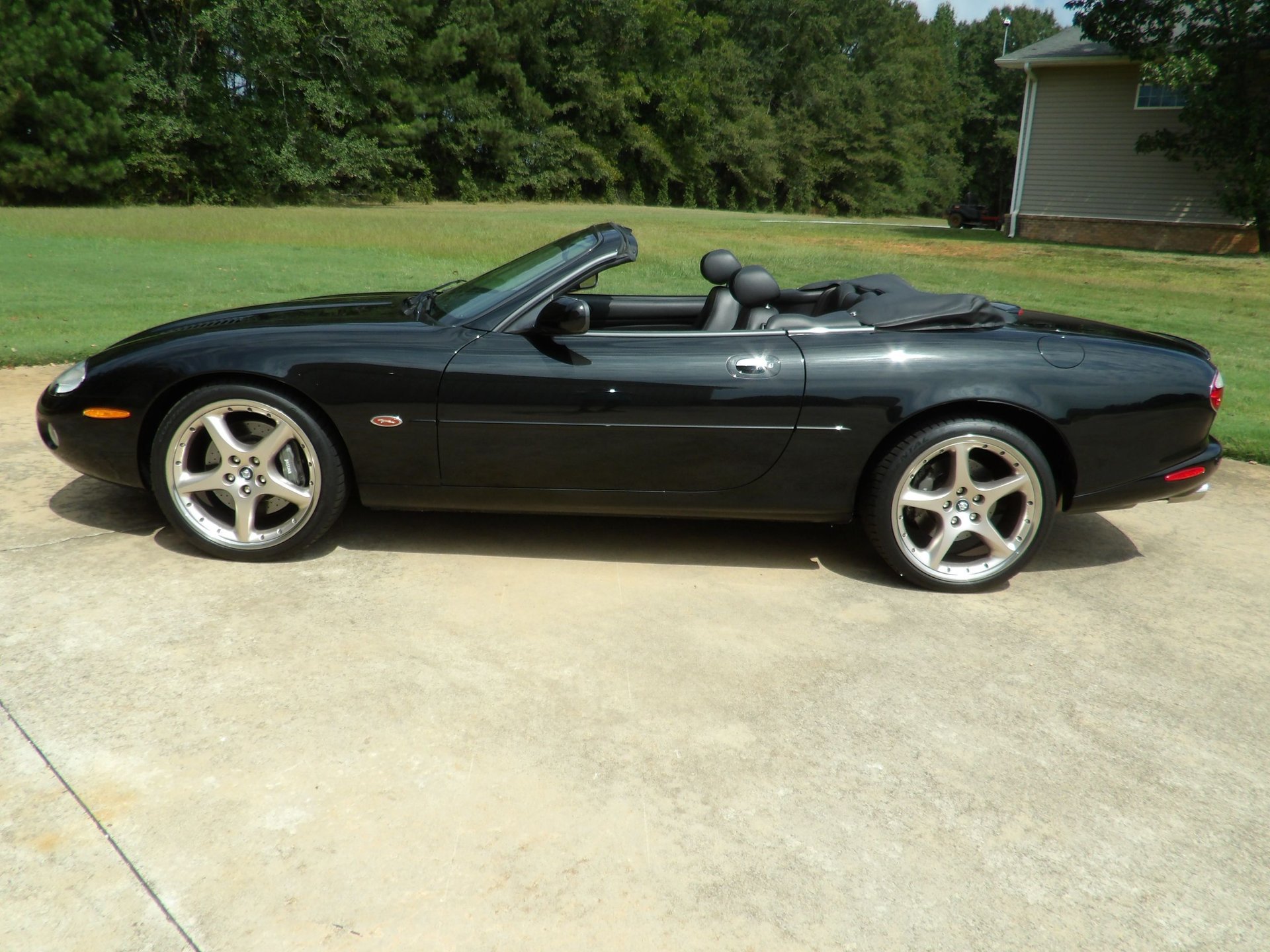 Used 2001 Jaguar XK8 Convertible RWD image 5
