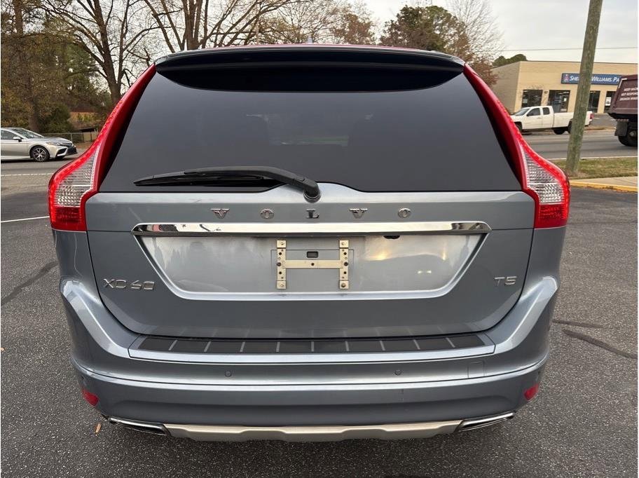 Used 2017 Volvo XC60 T5 Inscription w/ Preferred Option Package image 5