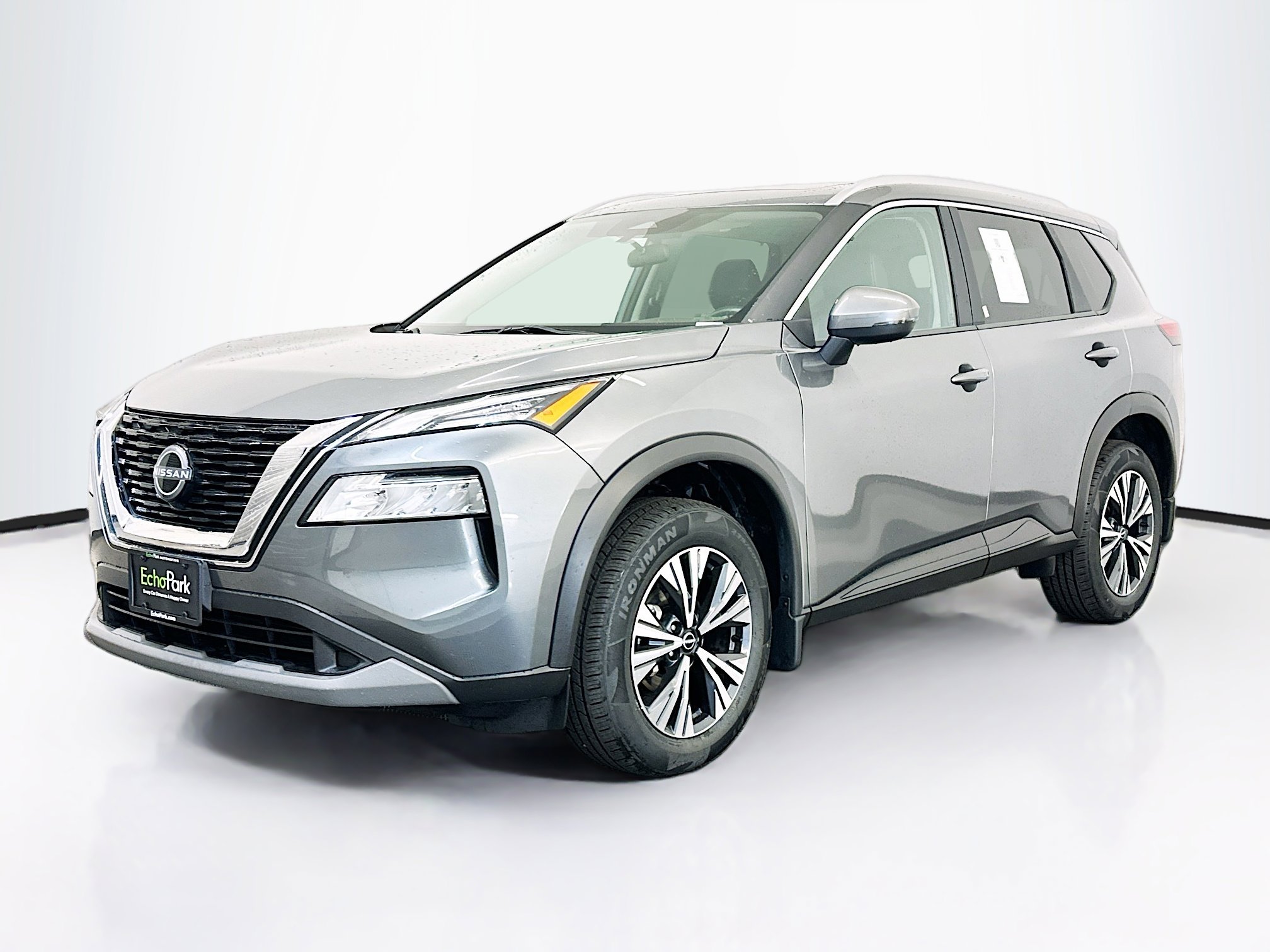 Used 2023 Nissan Rogue SV w/ SV Premium Package image 3