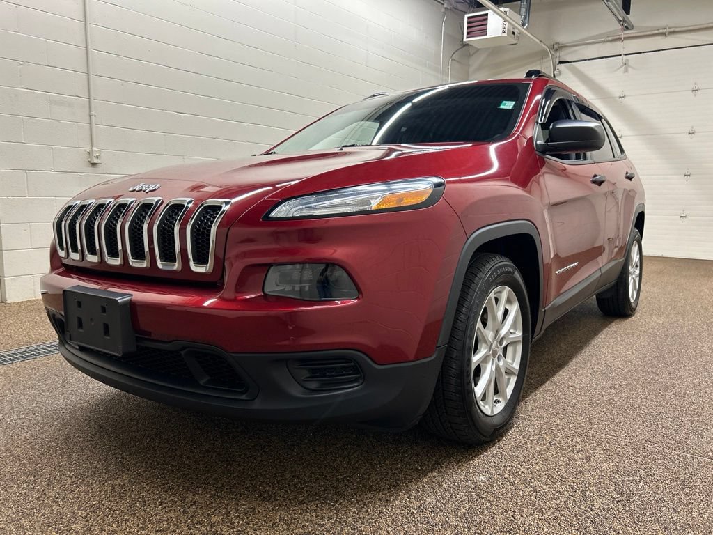 Used 2016 Jeep Cherokee Sport FWD image 5