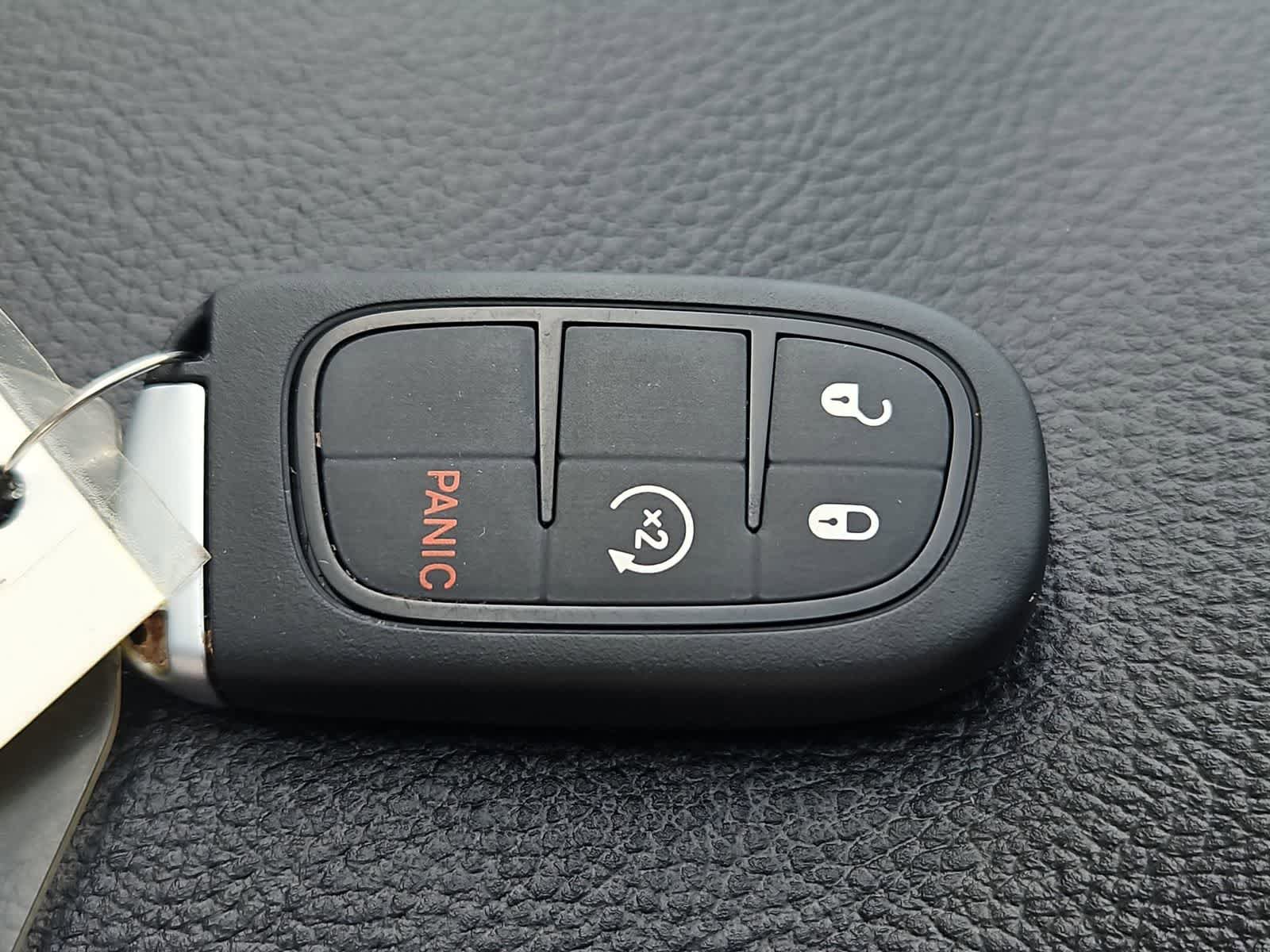 Used 2019 Jeep Cherokee Limited w/ Technology Group AWD/4WD image 36