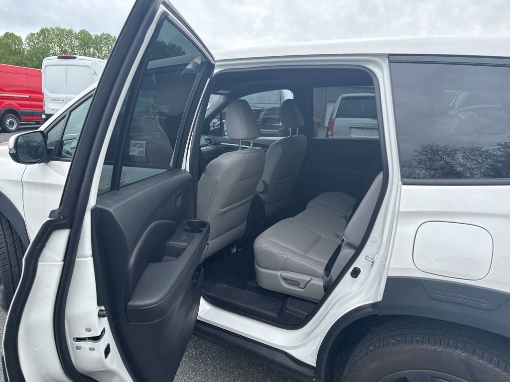 Used 2023 Honda Passport EX-L image 12