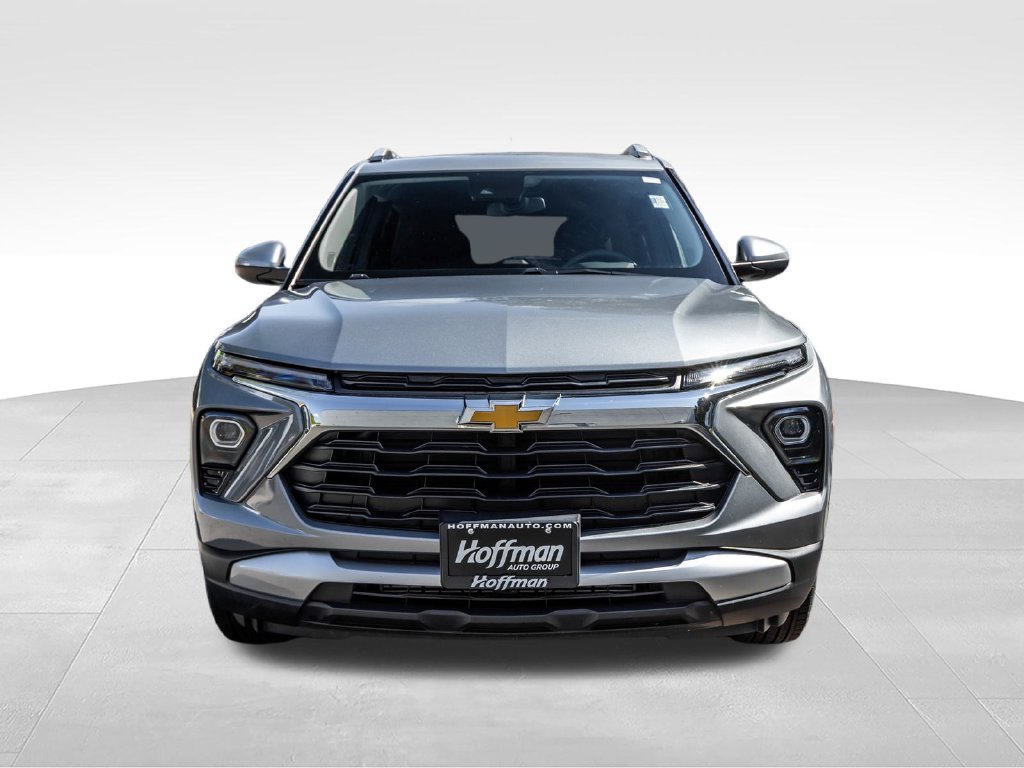 Used 2025 Chevrolet TrailBlazer LT w/ Driver Confidence Package AWD/4WD image 2