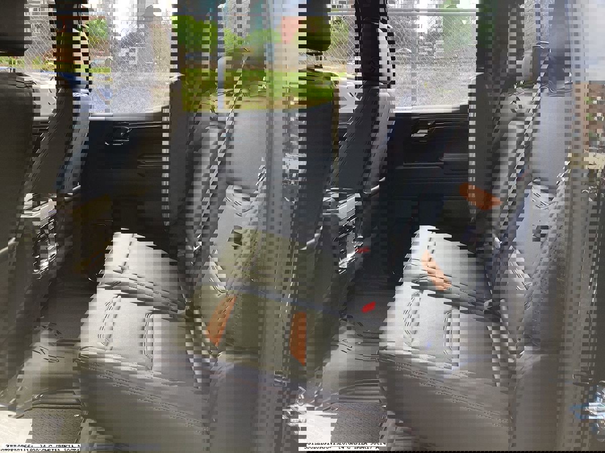 Used 2024 GMC Sierra 1500 AT4 w/ Technology Package image 13