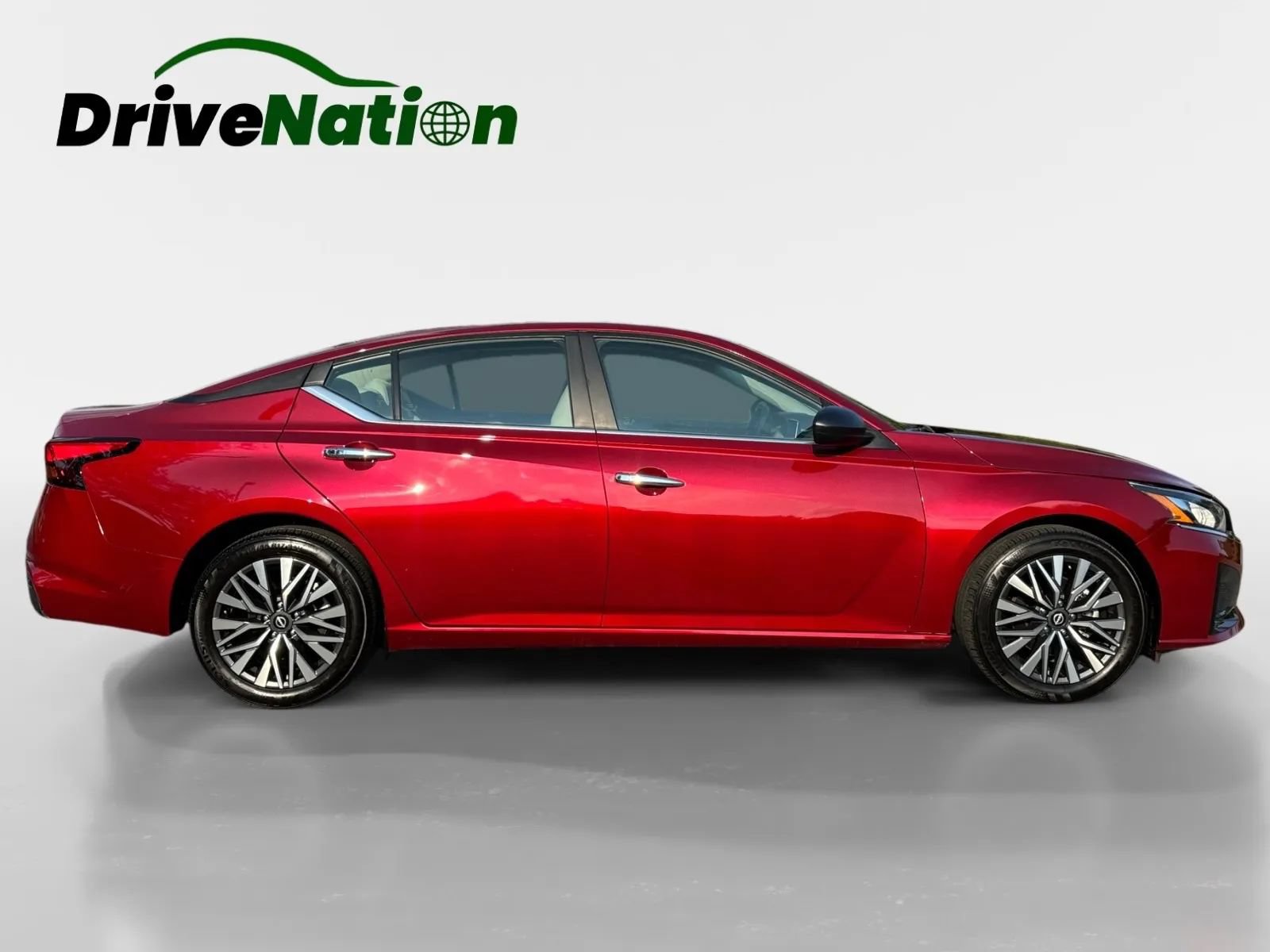 Used 2025 Nissan Altima 2.5 SV FWD image 4
