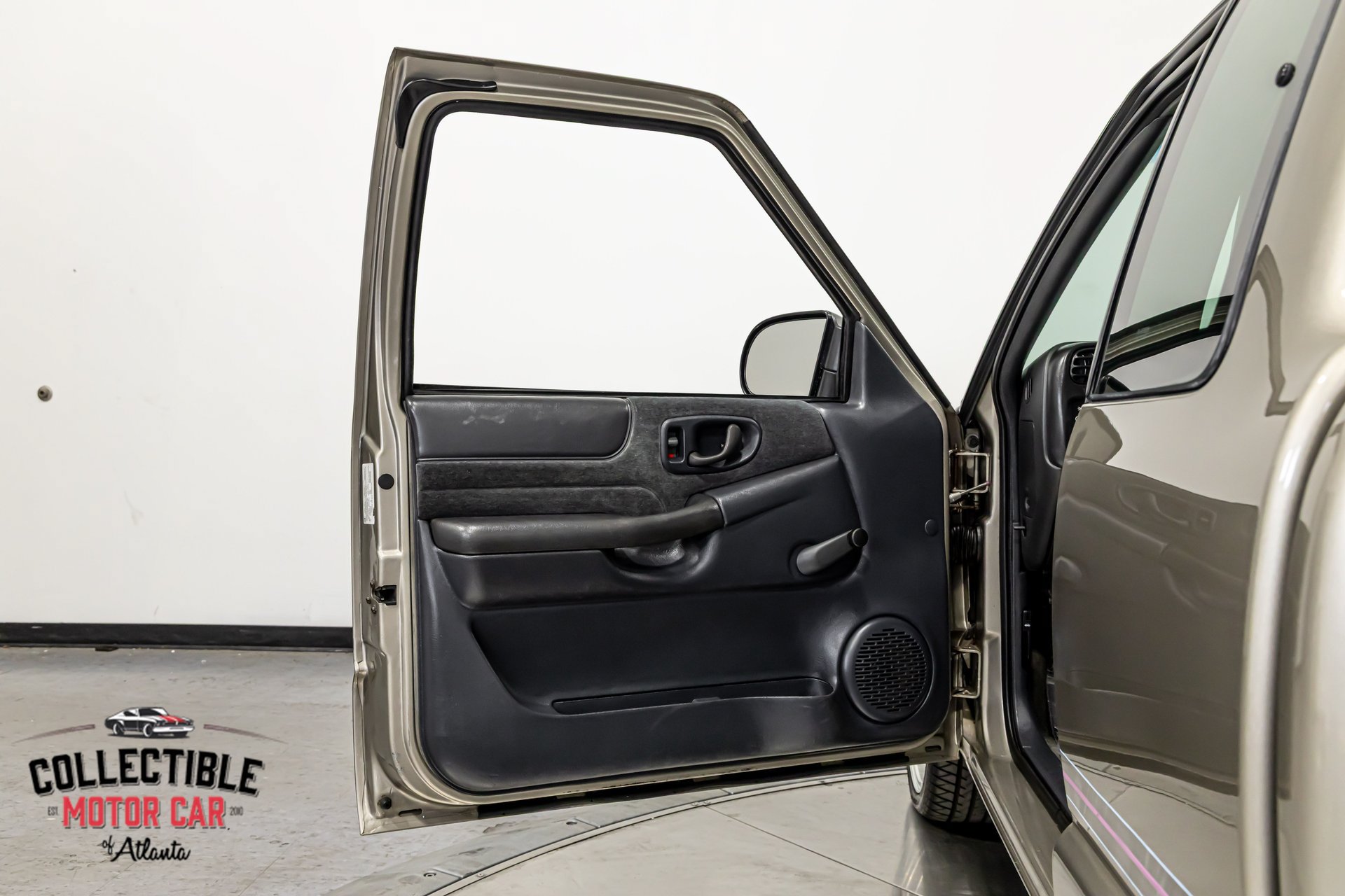 Used 2000 Chevrolet S10 Pickup LS w/ Preferred Equipment Group RWD image 68