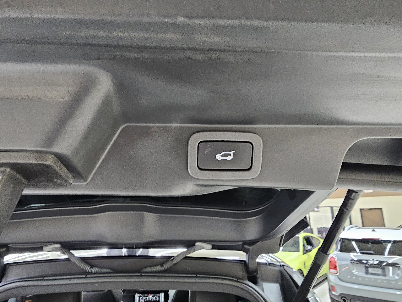 Used 2017 Land Rover Range Rover Sport HSE Dynamic image 15