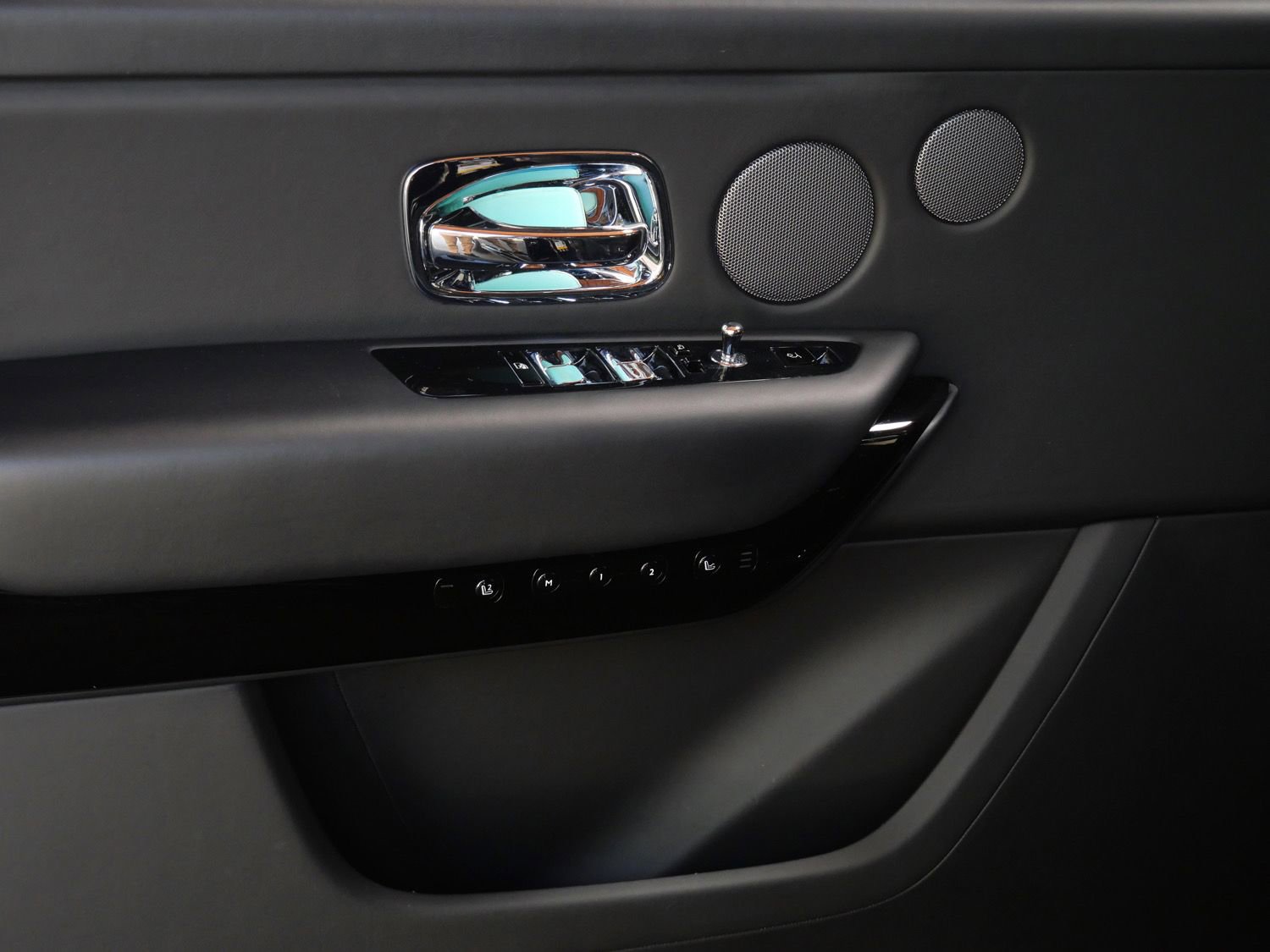 Certified 2022 Rolls-Royce Cullinan AWD/4WD image 11