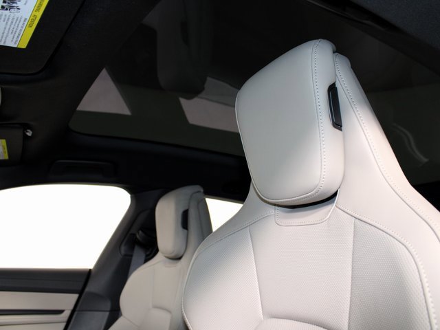 Used 2023 Porsche Taycan 4S image 20