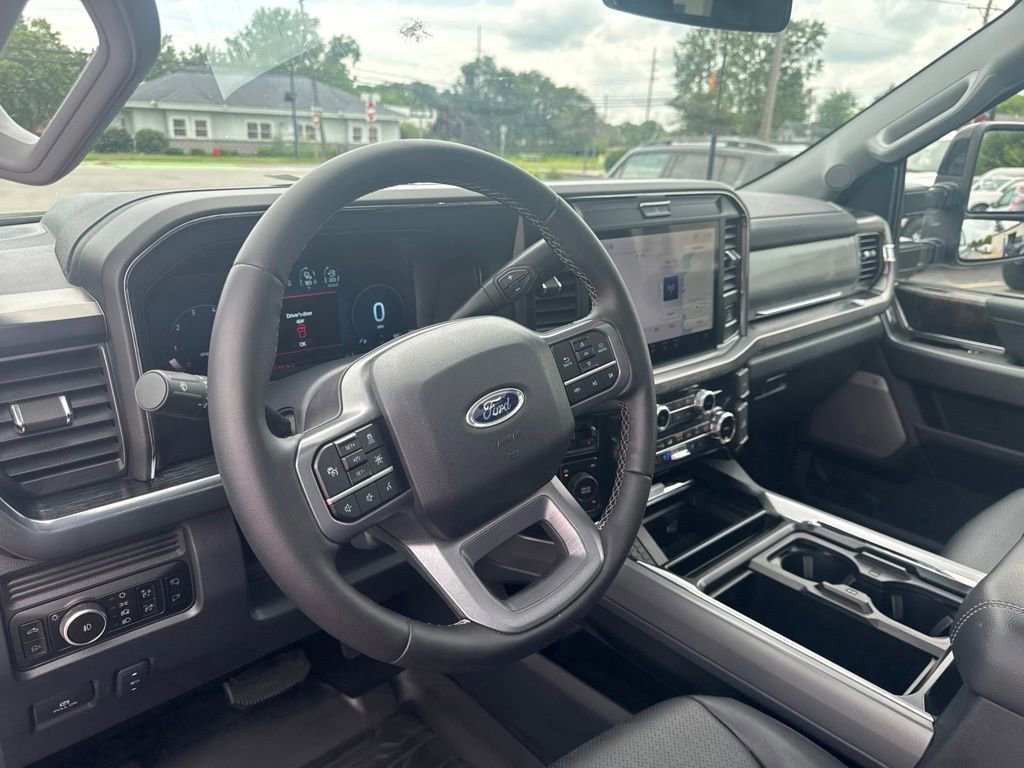 Used 2025 Ford F350 Lariat w/ Lariat Ultimate Package AWD/4WD image 11