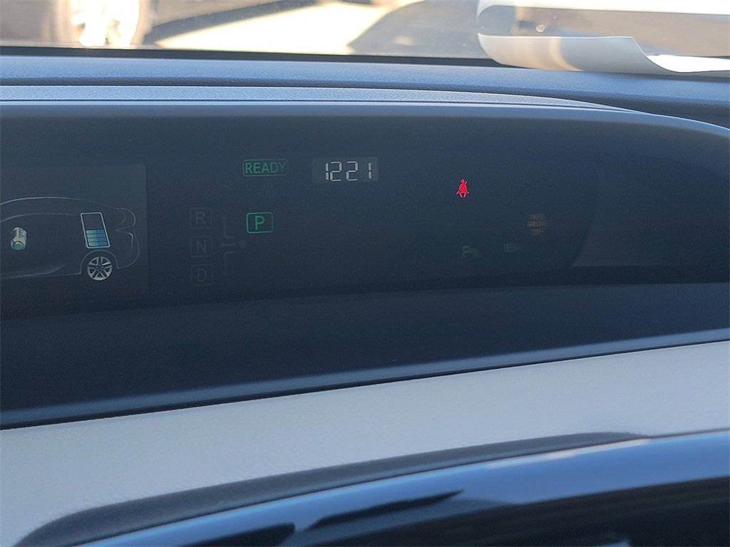 Used 2020 Toyota Prius LE image 37