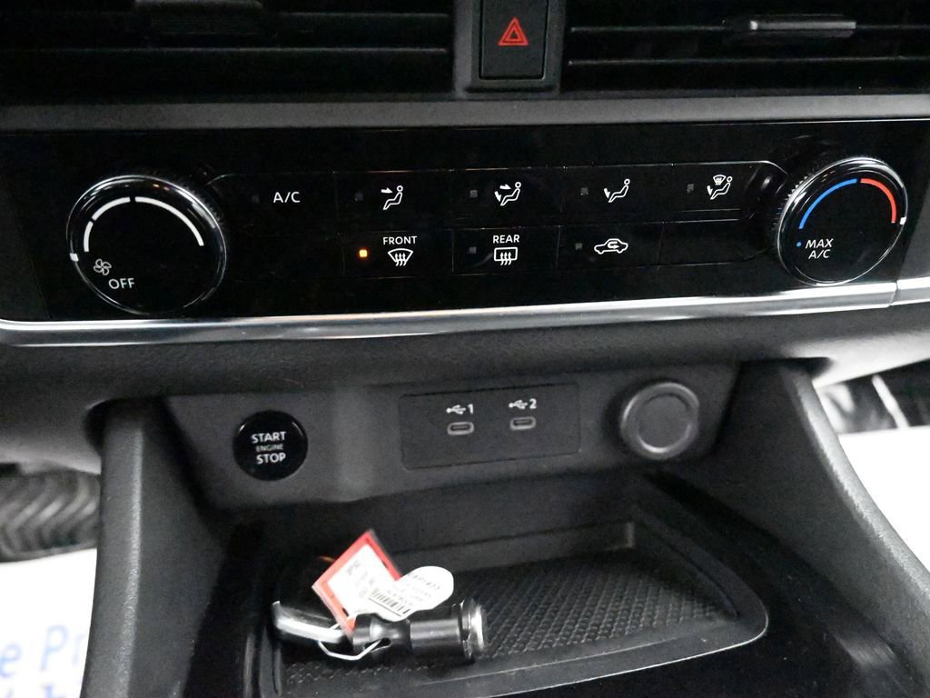 Used 2024 Nissan Rogue S image 38