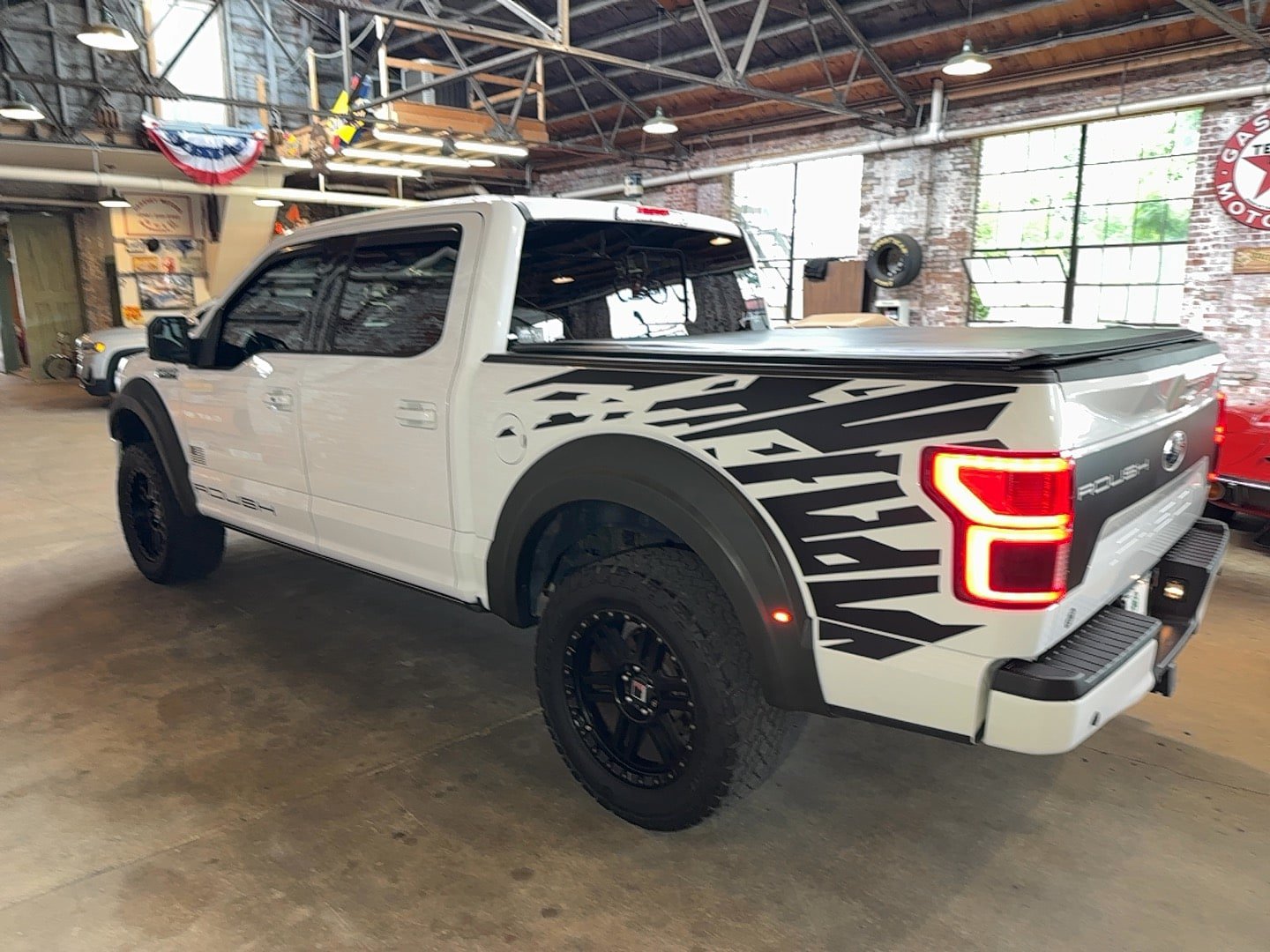 Used 2020 Ford F150 Lariat w/ Equipment Group 502A Luxury AWD/4WD image 5