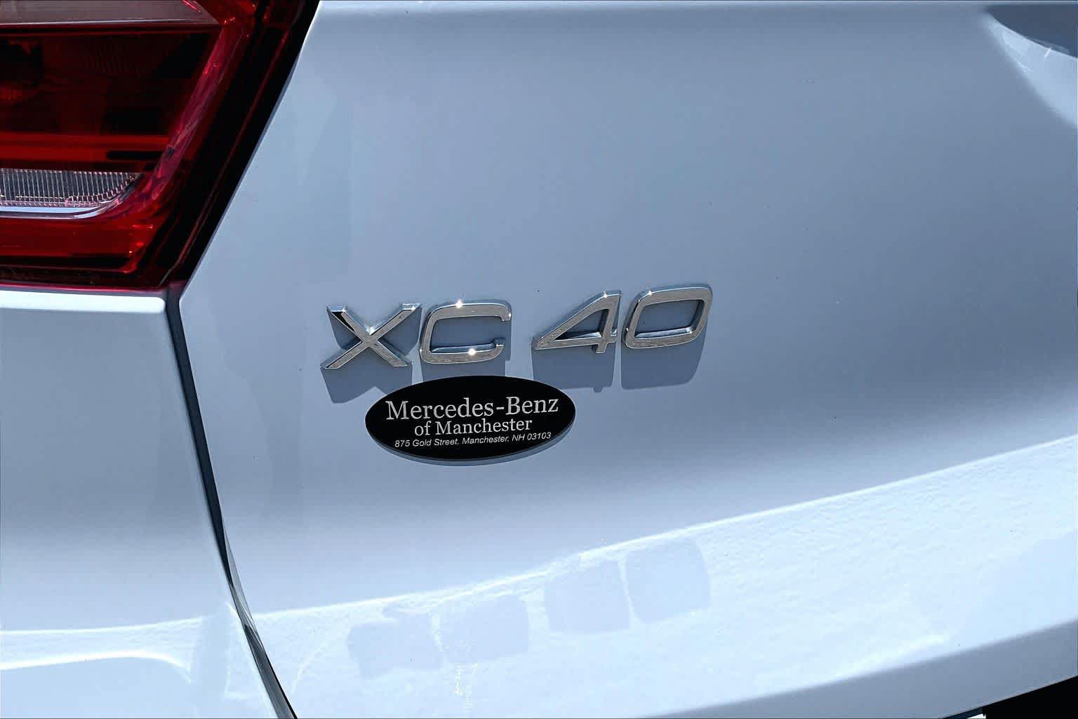 Used 2024 Volvo XC40 B5 Plus AWD/4WD image 32