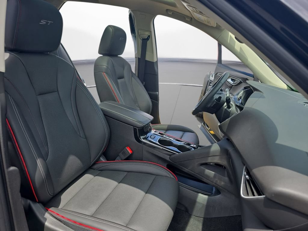 Used 2023 Buick Envision Essence AWD/4WD image 10
