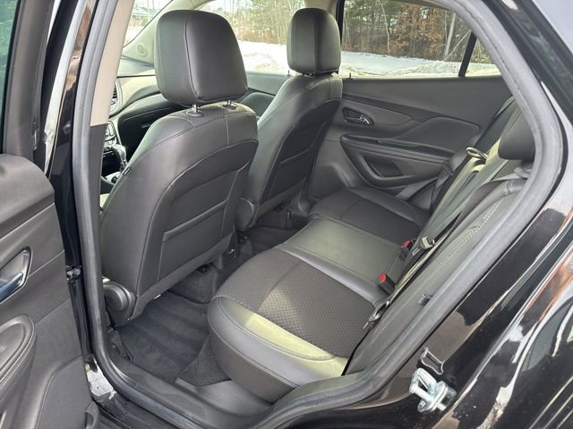 Used 2022 Buick Encore Preferred w/ Safety Package II image 16