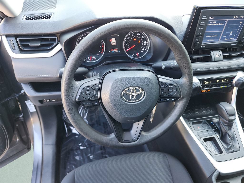Used 2020 Toyota RAV4 LE FWD image 32