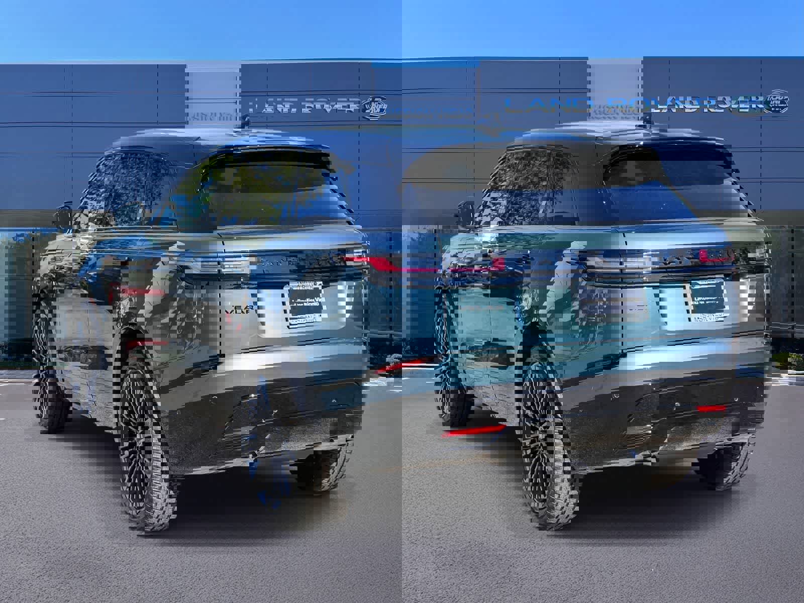 New 2026 Land Rover Range Rover Velar Dynamic SE image 6