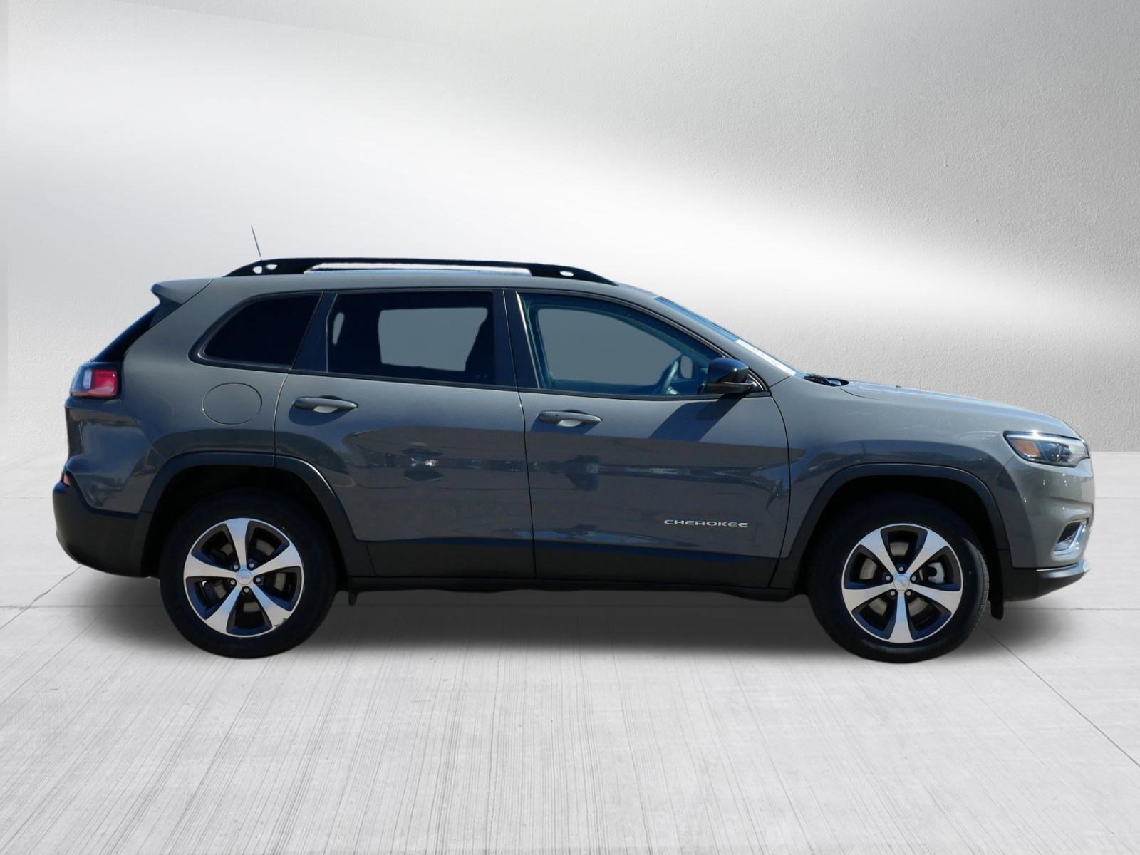 Used 2022 Jeep Cherokee Limited AWD/4WD image 8