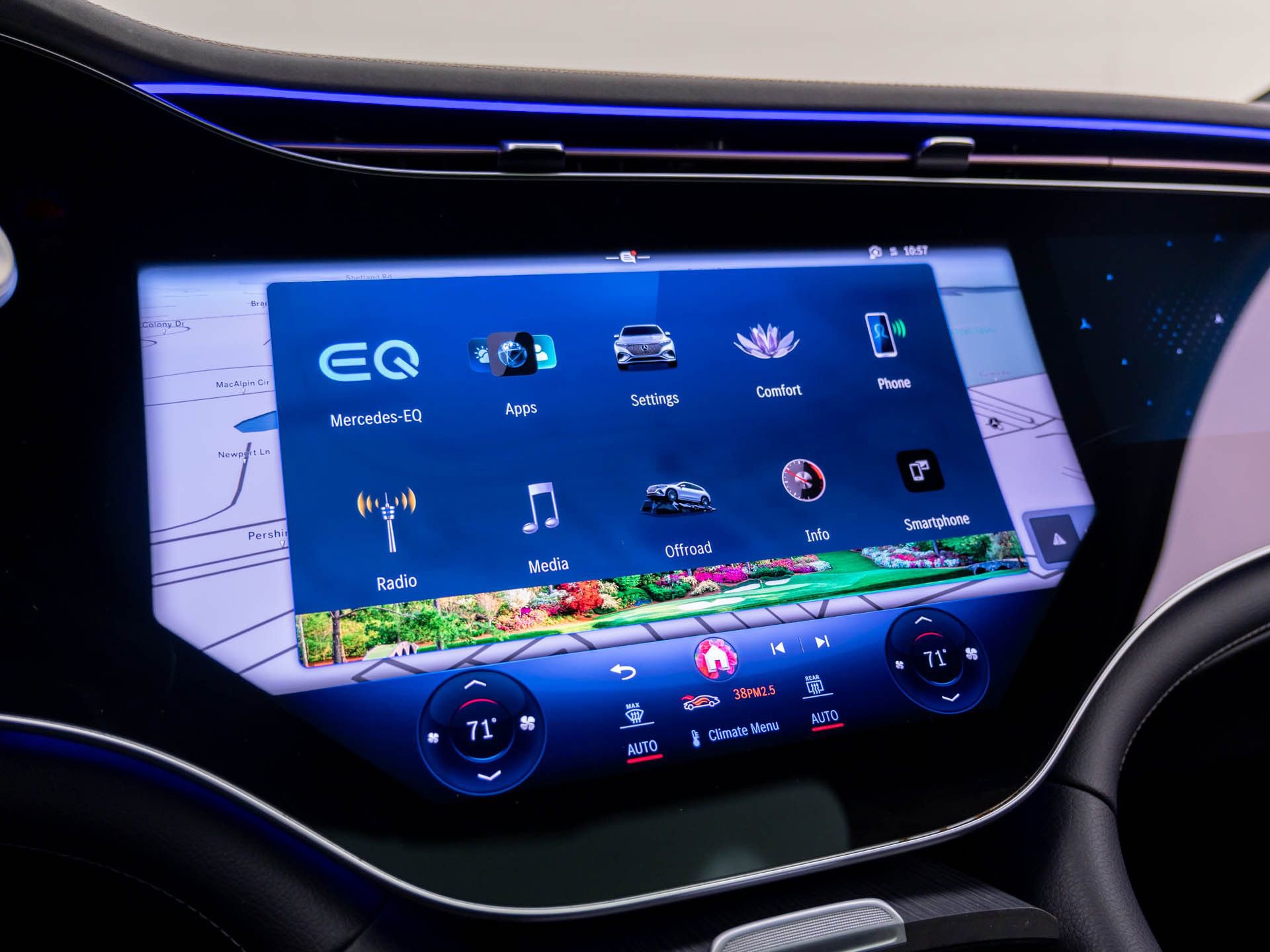 Used 2023 Mercedes-Benz EQS 580 4MATIC SUV w/ Exclusive Trim Package image 28