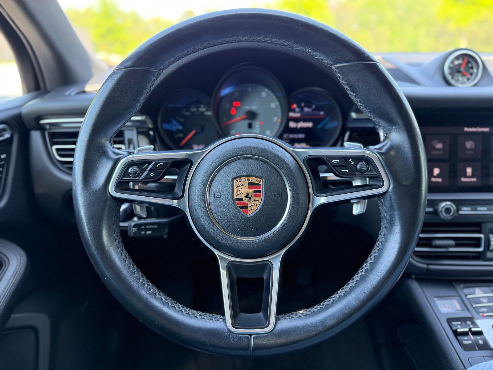 Used 2020 Porsche Macan S image 25