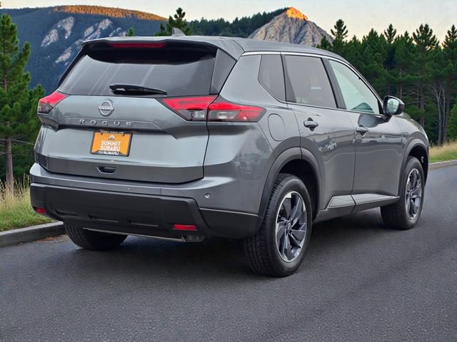 Used 2025 Nissan Rogue SV image 7