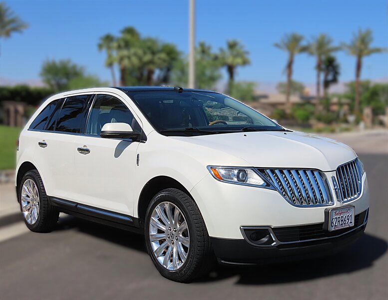 Used 2013 Lincoln MKX FWD image 3