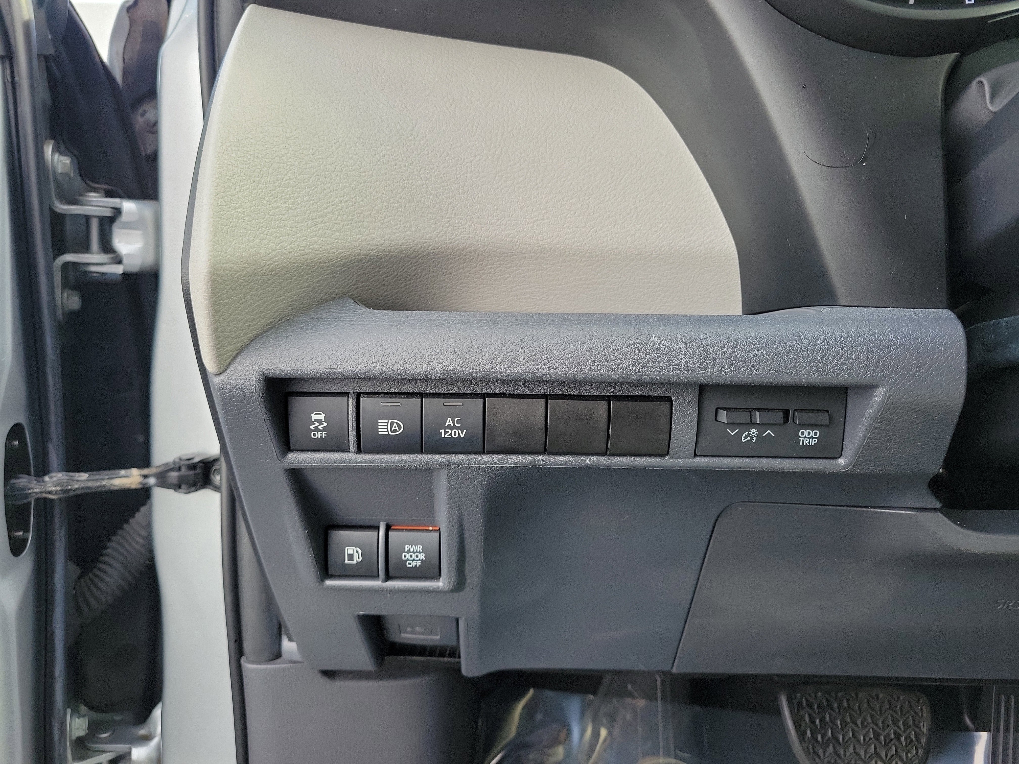 Used 2022 Toyota Sienna XLE w/ XLE Plus Package FWD image 20